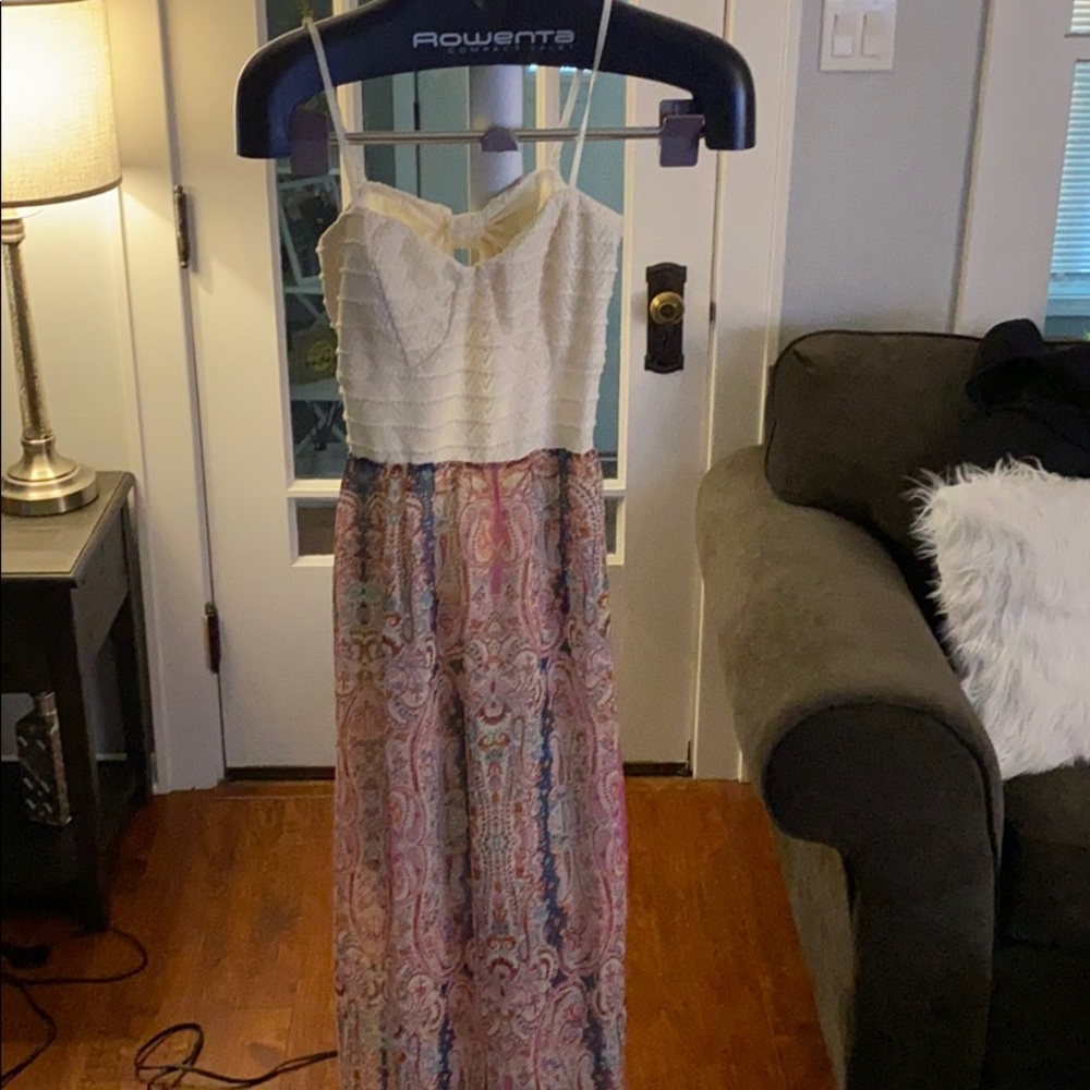 Floor length maxi dress. Women’s large